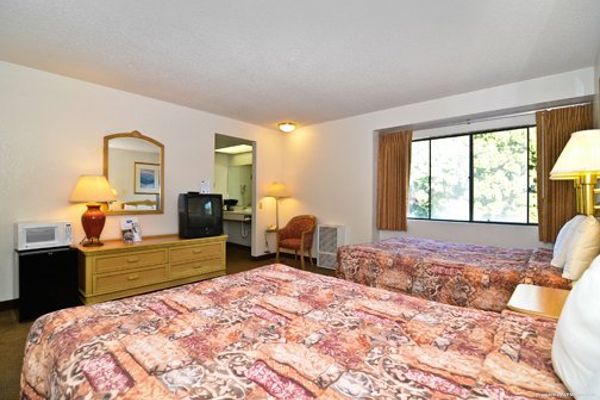 Inn at Highway 1 (Lompoc)